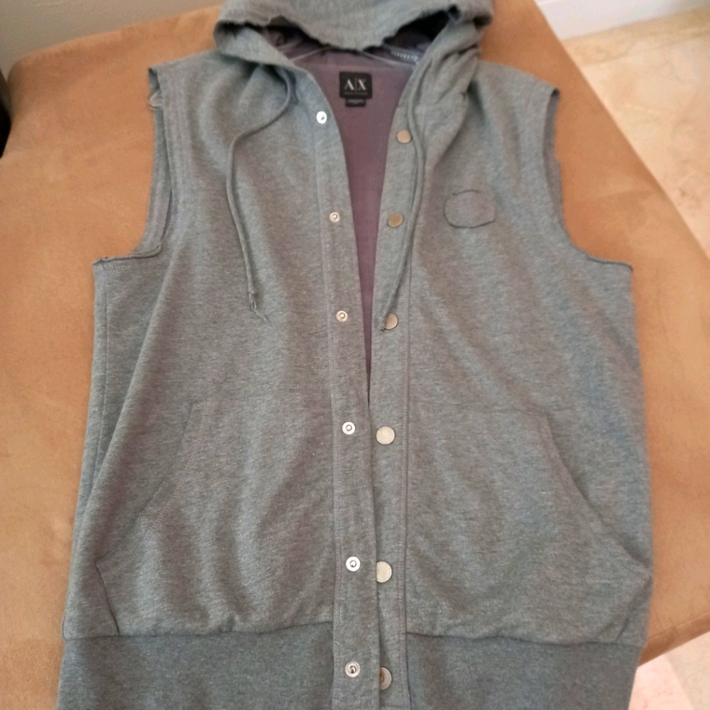 Sleeveless hoodies